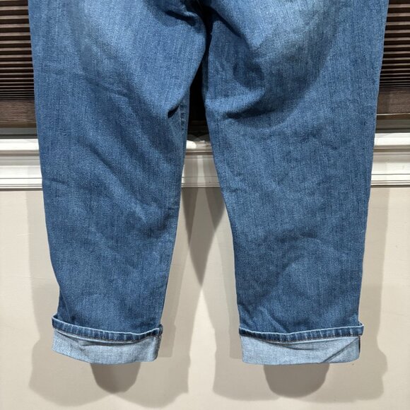 Style & CO Women Blue Curvy Capri Denim SZ: 12 - Picture 9 of 9
